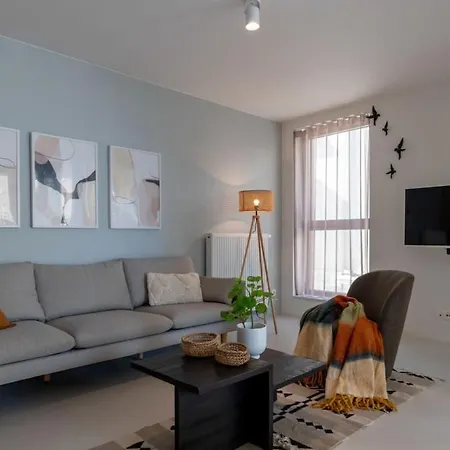 Huswell - Queen At Sea: Modern 2 Bedroom アパート