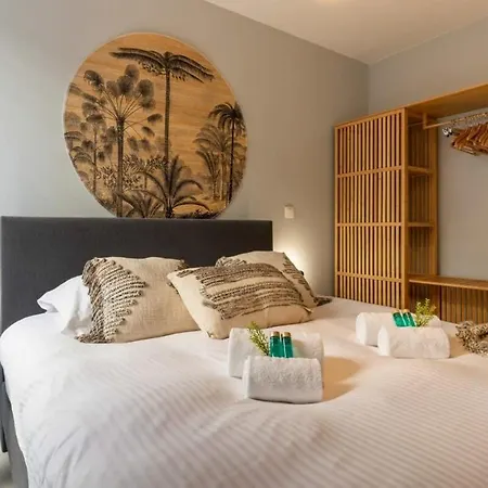 Huswell - Queen At Sea: Modern 2 Bedroom * Oostende