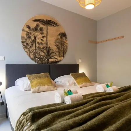 Huswell - Queen At Sea: Modern 2 Bedroom