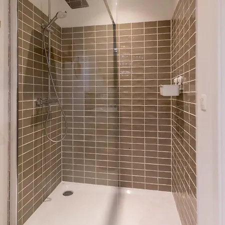 Huswell - Queen At Sea: Modern 2 Bedroom Oostende